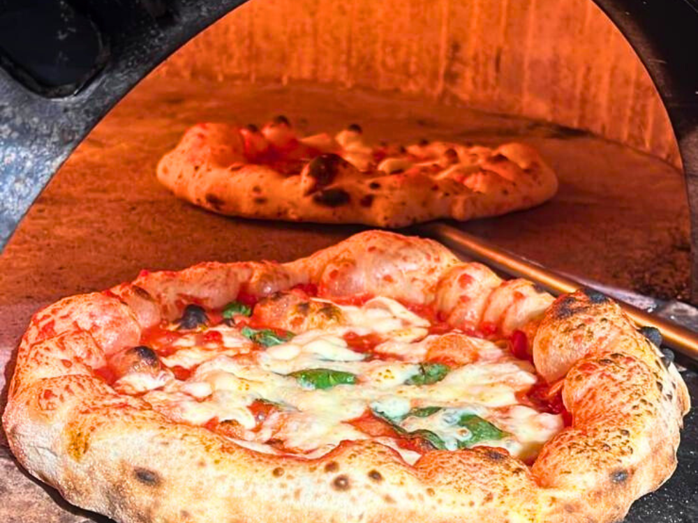 Beste italienische Pizza in Aesch, Schweiz – Willkommen bei Il Pulcinella!
